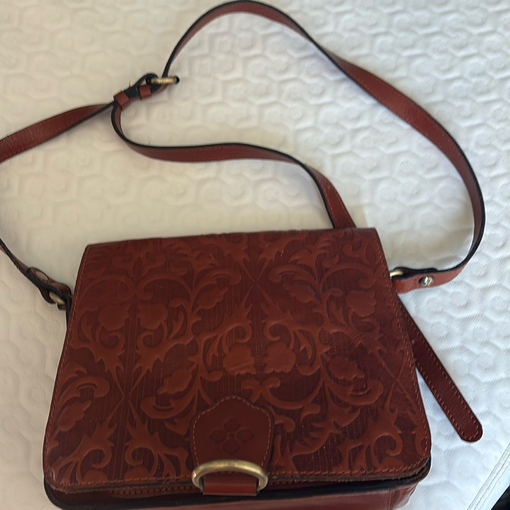 like new patricia nash leather bag